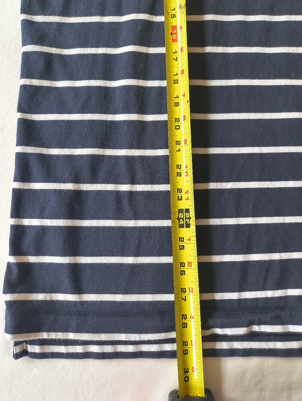 Banana Republic Navy and White Striped Crew Neck Tee Size Xl